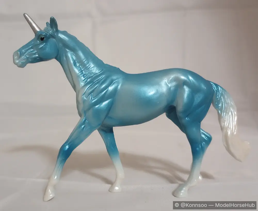 Walking Thoroughbred