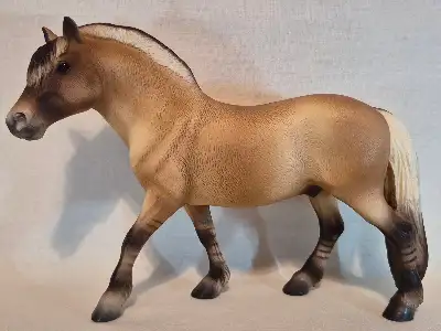 Breyer #1710 GVF Sjokolade