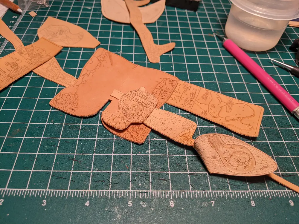 Tooling & dyeing