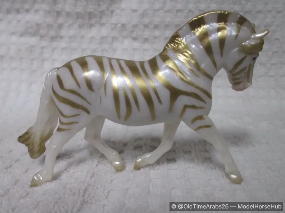 Short and Sweet version 10499 gold striped