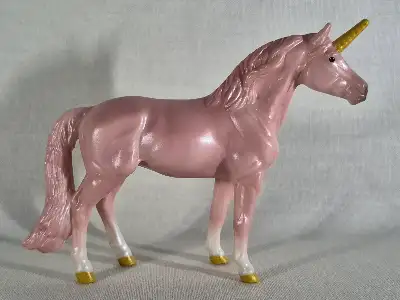 Breyer #10073 Unicorn Foal Surprise- Sparkling Canyon Family with Warmblood Mare