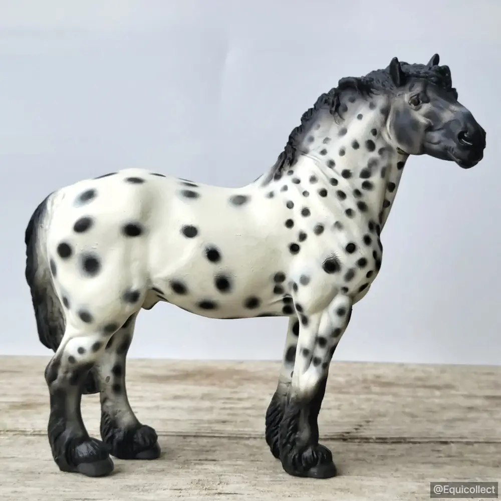 WIA Gustav (factory produced) — entry in Purebred & Heavy Drafts