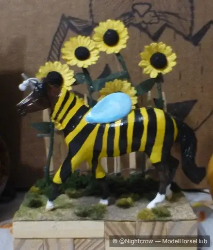 Bumblehorse (Spooky Swap 2021 Gift)